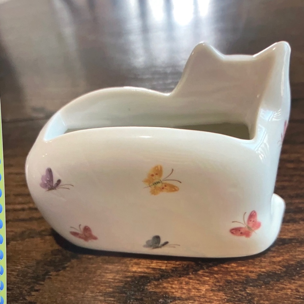 Jolie White Ceramic Cat Planter with Pastel Butterfly Accents - Picture 3 of 5